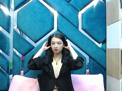 Aurora 18 online show from 09-25-25, 03:27