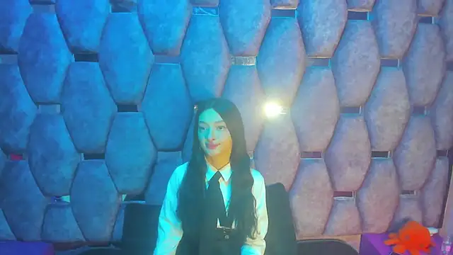 Aurora 18 online show from 09-30-25, 02:00