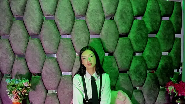 Aurora 18 online show from 12-18-25, 02:45