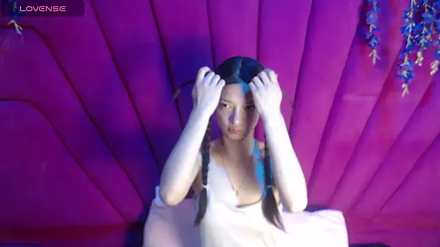 Aurora 18 online show from 05-12-26, 02:47