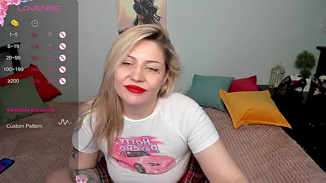 Snapshot of fucking_punishment chatting on 02-15-25, 11:50 fucking punishment online show from 02-15-25, 11:50