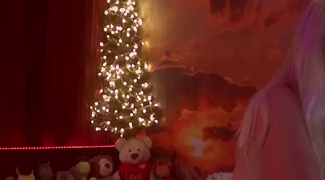 MoniCutex online show from 12-29-24, 06:24