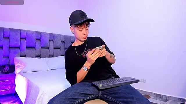 Snapshot of MarcusCollinss_ chatting on 12-28-24, 03:26 MarcusCollinss online show from 12-28-24, 03:26