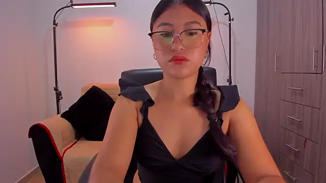 Snapshot of cloy_baby__ chatting on 06-01-26, 11:34 cloy baby online show from 06-01-26, 11:34
