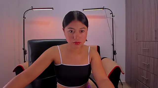 Snapshot of cloy_baby__ chatting on 06-03-26, 11:35 cloy baby online show from 06-03-26, 11:35
