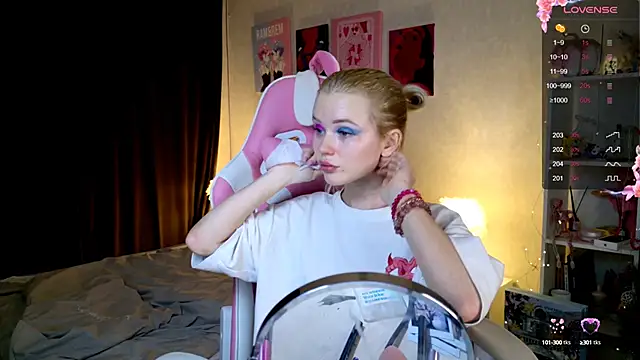 LexieLoree online show from 12-11-24, 03:35