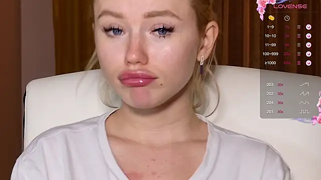 LexieLoree online show from 12-20-24, 07:55