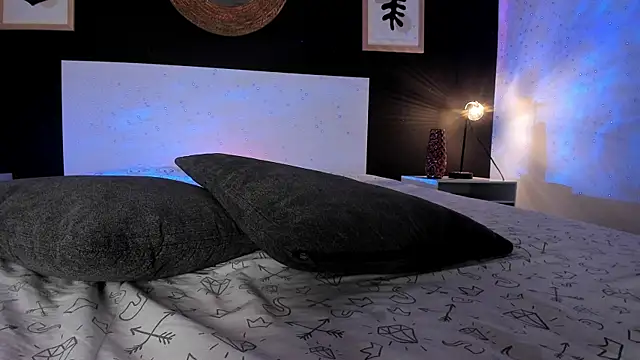 VioletPaket online show from 01-22-25, 01:10