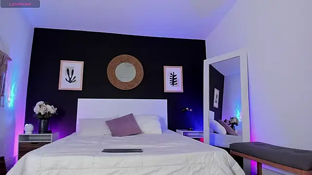 VioletPaket online show from 02-21-26, 12:17