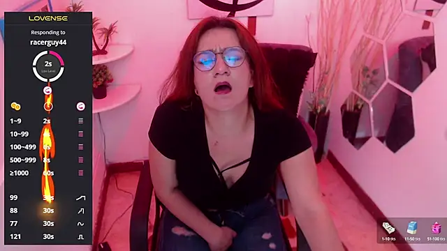 Snapshot of lilyponce_ chatting on 02-28-25, 03:04 lilyponce online show from 02-28-25, 03:04