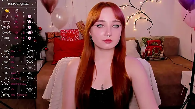 Snapshot of Emma_Chery chatting on 12-20-24, 11:43 Emma Chery online show from 12-20-24, 11:43