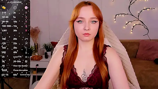 Snapshot of Emma_Chery chatting on 01-14-25, 08:41 Emma Chery online show from 01-14-25, 08:41