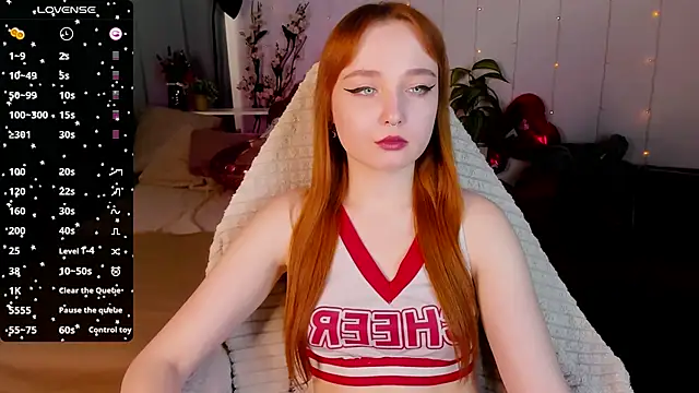 Snapshot of Emma_Chery chatting on 02-04-25, 08:56 Emma Chery online show from 02-04-25, 08:56