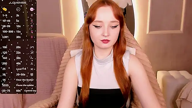 Snapshot of Emma_Chery chatting on 03-14-25, 11:45 Emma Chery online show from 03-14-25, 11:45