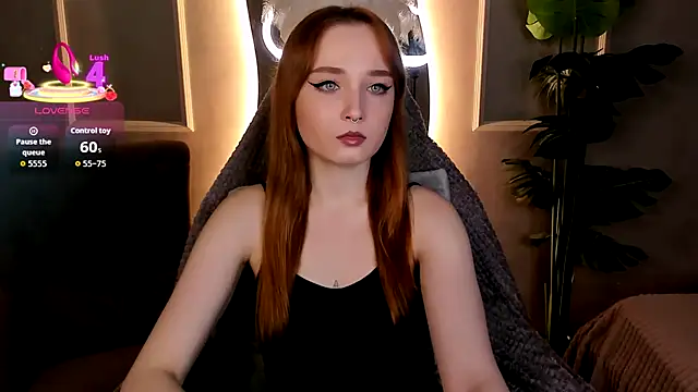 Snapshot of Emma_Chery chatting on 10-07-25, 05:37 Emma Chery online show from 10-07-25, 05:37