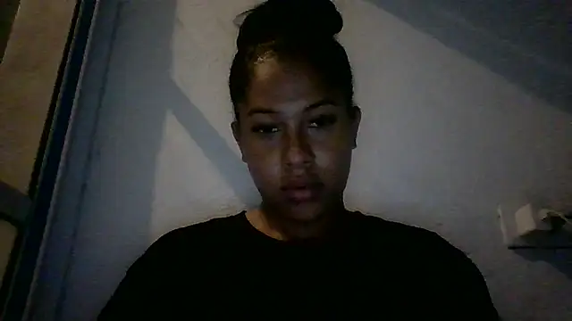 Kitra New online show from 10-29-25, 06:37