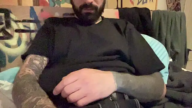 Snapshot of kameray12 chatting on 12-20-25, 10:50 kameray12 online show from 12-20-25, 10:50