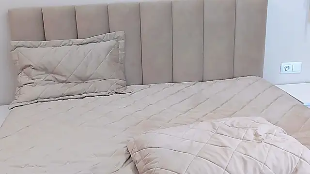 lulu wolf online show from 04-21-26, 02:51