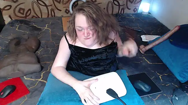 MiniNatalie online show from 03-18-25, 02:04