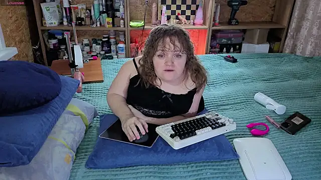 MiniNatalie online show from 11-10-25, 06:34