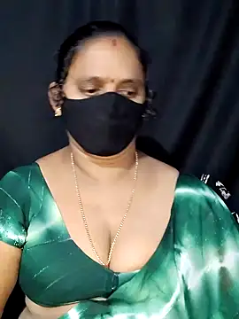 Snapshot of vintage-vibs chatting on 01-09-25, 12:19 vintage-vibs online show from 01-09-25, 12:19