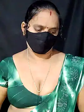 Snapshot of vintage-vibs chatting on 01-09-25, 06:04 vintage-vibs online show from 01-09-25, 06:04