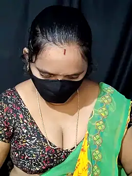 Snapshot of vintage-vibs chatting on 01-10-25, 03:18 vintage-vibs online show from 01-10-25, 03:18