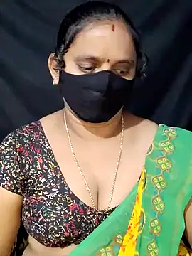 Snapshot of vintage-vibs chatting on 01-10-25, 11:43 vintage-vibs online show from 01-10-25, 11:43