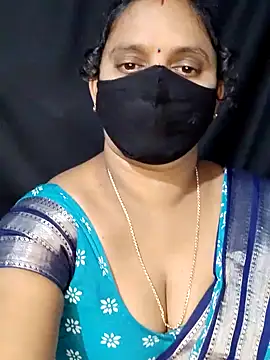 Snapshot of vintage-vibs chatting on 01-11-25, 05:51 vintage-vibs online show from 01-11-25, 05:51