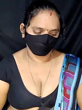 Snapshot of vintage-vibs chatting on 01-12-25, 05:44 vintage-vibs online show from 01-12-25, 05:44