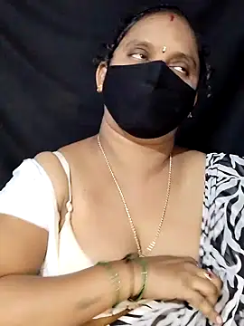 Snapshot of vintage-vibs chatting on 01-18-25, 06:10 vintage-vibs online show from 01-18-25, 06:10