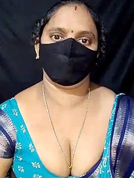 Snapshot of vintage-vibs chatting on 01-20-25, 09:01 vintage-vibs online show from 01-20-25, 09:01