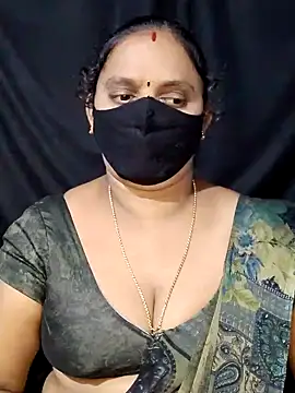 Snapshot of vintage-vibs chatting on 01-25-25, 06:35 vintage-vibs online show from 01-25-25, 06:35