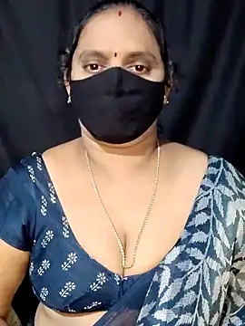 Snapshot of vintage-vibs chatting on 02-02-25, 04:37 vintage-vibs online show from 02-02-25, 04:37