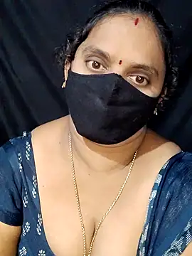 Snapshot of vintage-vibs chatting on 02-03-25, 04:04 vintage-vibs online show from 02-03-25, 04:04