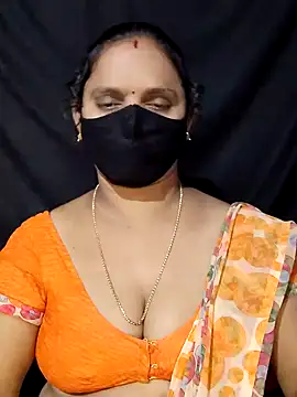 Snapshot of vintage-vibs chatting on 02-06-25, 04:31 vintage-vibs online show from 02-06-25, 04:31