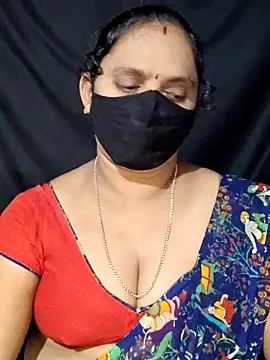 Snapshot of vintage-vibs chatting on 02-12-25, 05:58 vintage-vibs online show from 02-12-25, 05:58