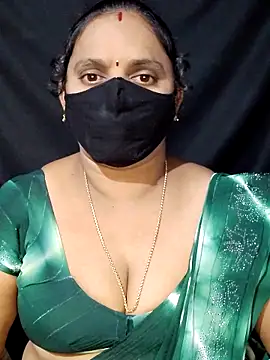 Snapshot of vintage-vibs chatting on 02-13-25, 05:33 vintage-vibs online show from 02-13-25, 05:33