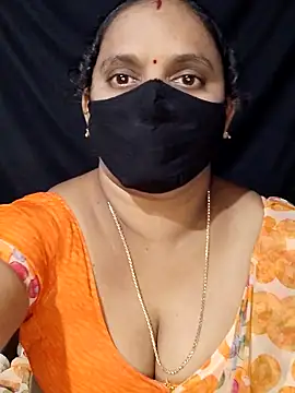 Snapshot of vintage-vibs chatting on 02-17-25, 05:53 vintage-vibs online show from 02-17-25, 05:53