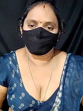 Snapshot of vintage-vibs chatting on 02-18-25, 06:04 vintage-vibs online show from 02-18-25, 06:04