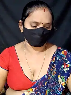 Snapshot of vintage-vibs chatting on 02-19-25, 04:23 vintage-vibs online show from 02-19-25, 04:23