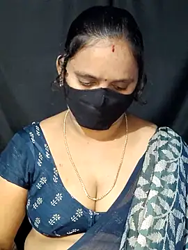 Snapshot of vintage-vibs chatting on 03-08-25, 05:17 vintage-vibs online show from 03-08-25, 05:17