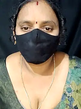 Snapshot of vintage-vibs chatting on 03-09-25, 06:00 vintage-vibs online show from 03-09-25, 06:00