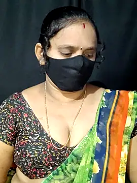 Snapshot of vintage-vibs chatting on 03-11-25, 06:08 vintage-vibs online show from 03-11-25, 06:08