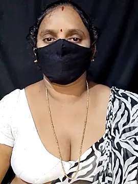 Snapshot of vintage-vibs chatting on 09-17-25, 05:58 vintage-vibs online show from 09-17-25, 05:58