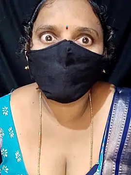 Snapshot of vintage-vibs chatting on 09-18-25, 06:21 vintage-vibs online show from 09-18-25, 06:21