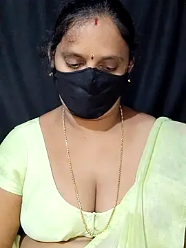 Snapshot of vintage-vibs chatting on 09-26-25, 05:55 vintage-vibs online show from 09-26-25, 05:55