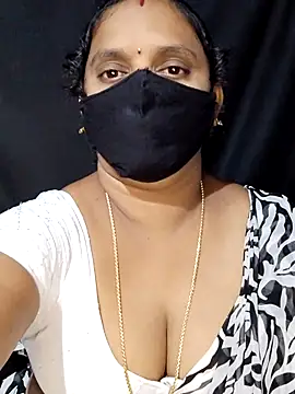 Snapshot of vintage-vibs chatting on 10-01-25, 06:14 vintage-vibs online show from 10-01-25, 06:14