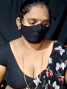 Snapshot of vintage-vibs chatting on 10-03-25, 05:54 vintage-vibs online show from 10-03-25, 05:54