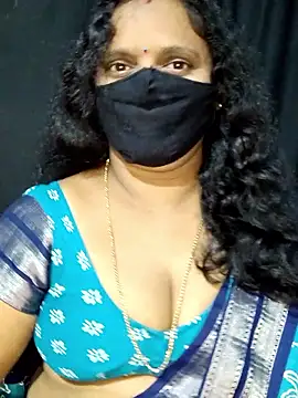 Snapshot of vintage-vibs chatting on 10-05-25, 06:17 vintage-vibs online show from 10-05-25, 06:17